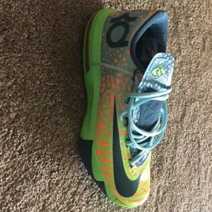 Brand new authentic KD VI size 8.5